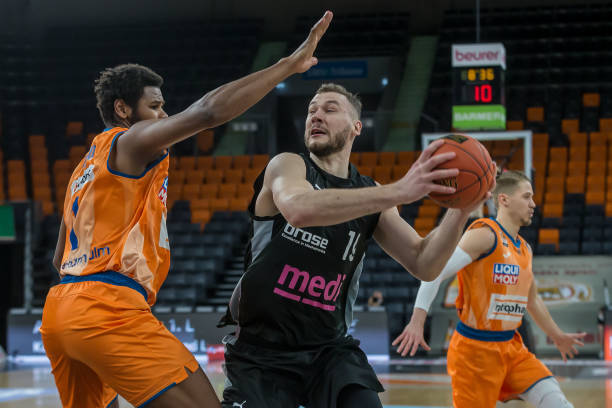 年接手辽宁 年接手辽宁