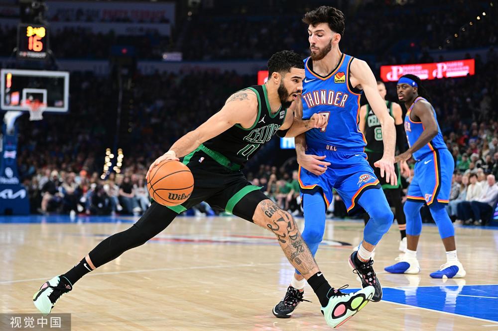 高居首位 高居首位