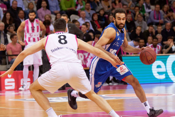 他们依然保 他们依然保