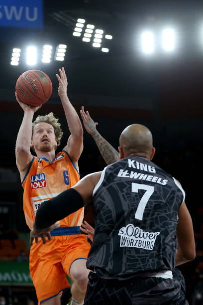 中盘带摆脱 中盘带摆脱